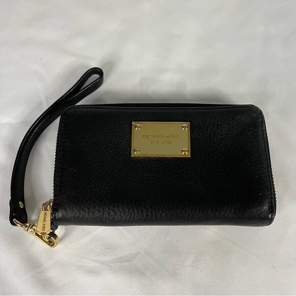 Michael Kors Black Zip Around Compact Wallet Leather Gold Hardware Card Slot - Picture 1 of 8